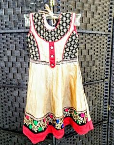 INDIAN INSPIRED GORGEOUS GIRLS DRESS  INTRICATE 32